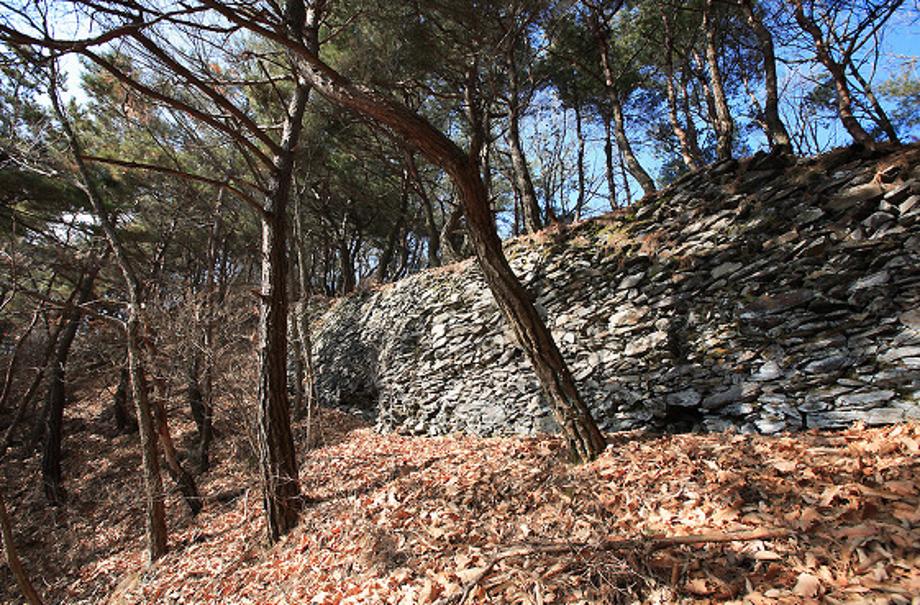 최영 장군 전설이 깃든 보은 호점산성 이미지